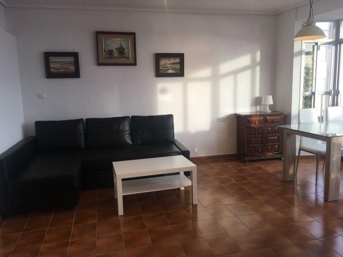 2 Bedroom'S Flat On The Beach, City Center, 1 Line سانتا بولا المظهر الخارجي الصورة