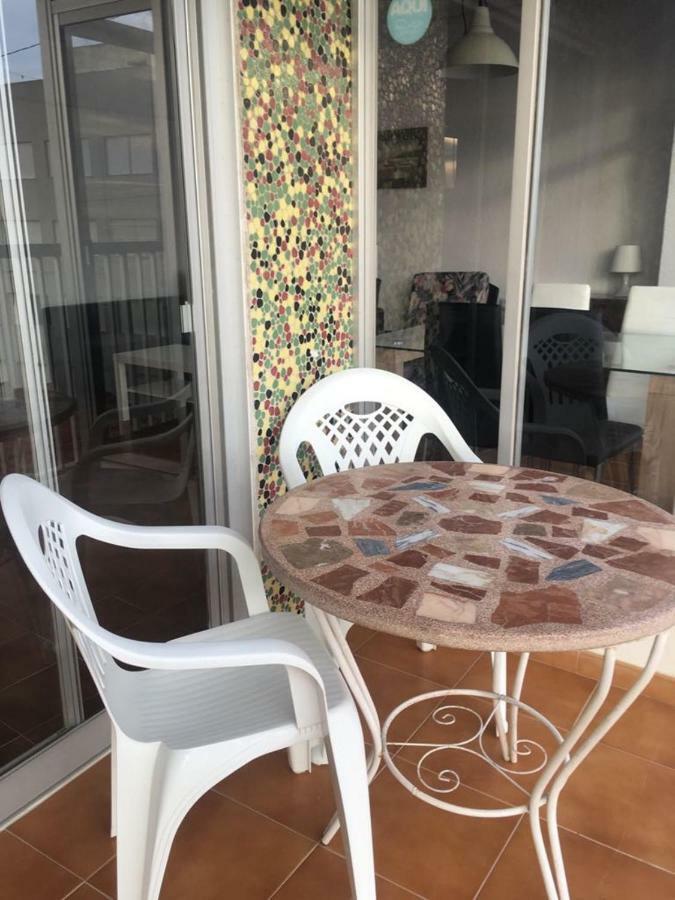 2 Bedroom'S Flat On The Beach, City Center, 1 Line سانتا بولا المظهر الخارجي الصورة